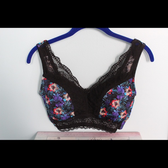 Bra - Picture 1 of 3